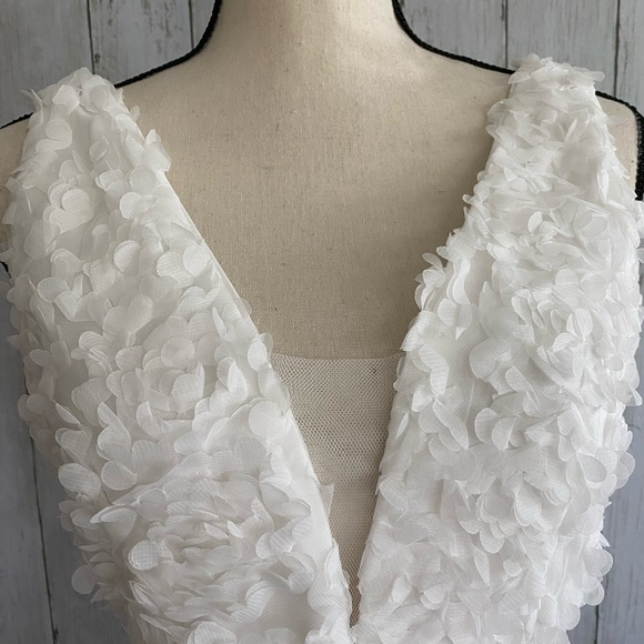 Faeriesty Plunging Neck Contrast Mermaid 3D Flower Dress - Picture 7 of 14